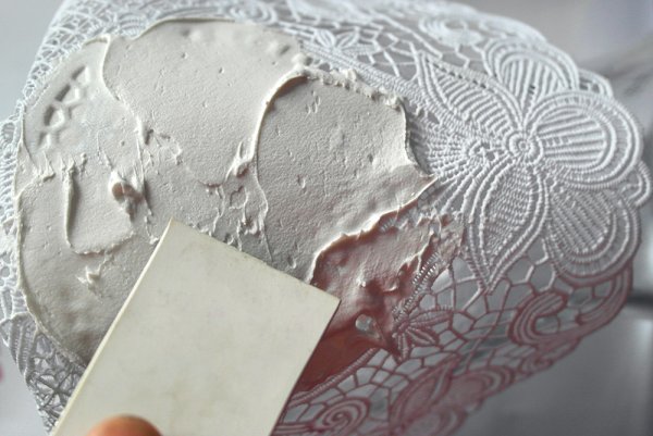 Украшения из кружевных салфеток