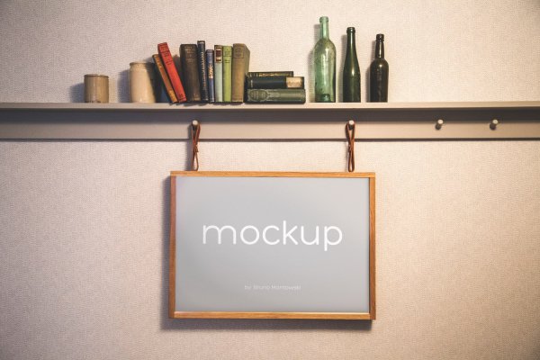 Рамка для постера на столе