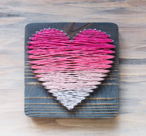 Сердце нитками и гвоздями