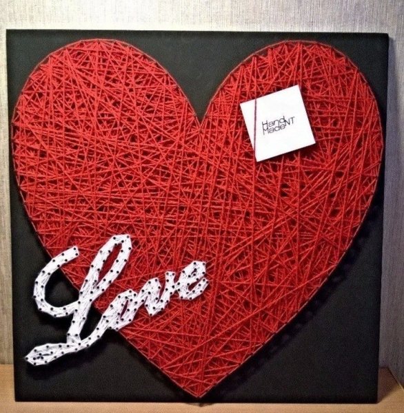 Сердце из ниток и гвоздей