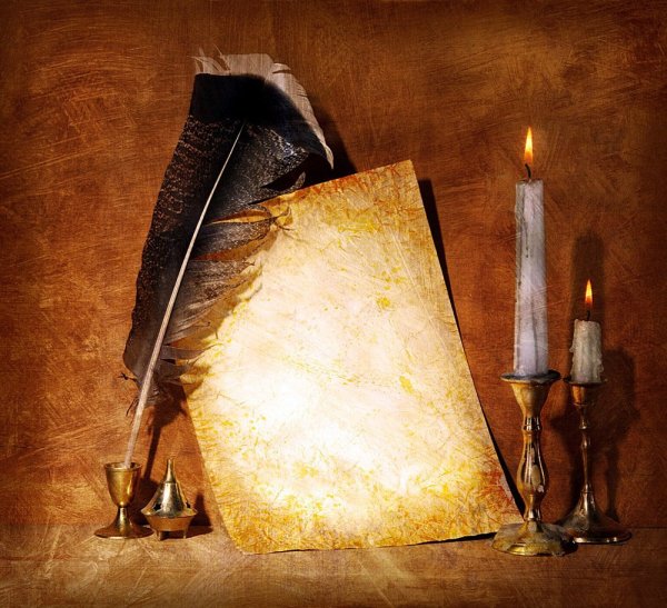 Старинная бумага с пером