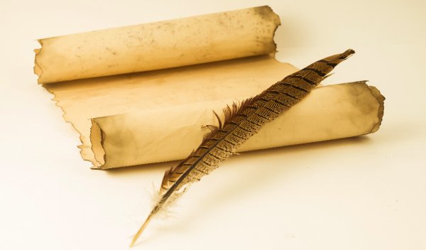 Картины с пергаментом и пером