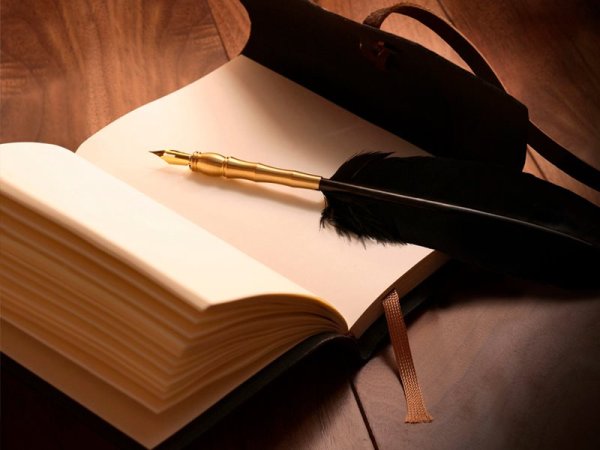 Старая бумага с пером