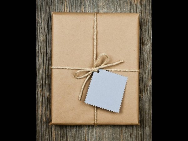 Картина завернутая в подарочную упаковку