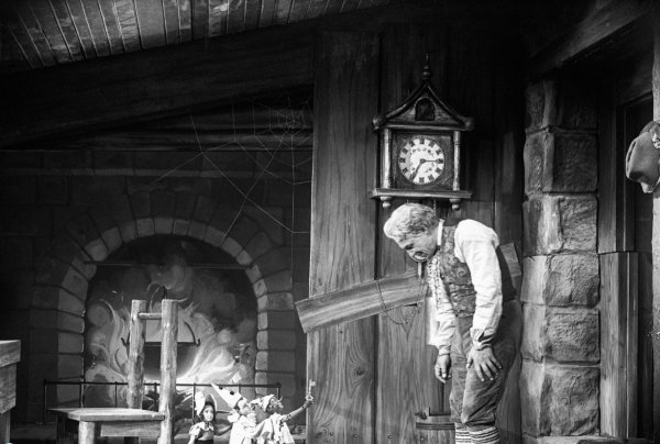 Приключения Буратино каморка папы Карло