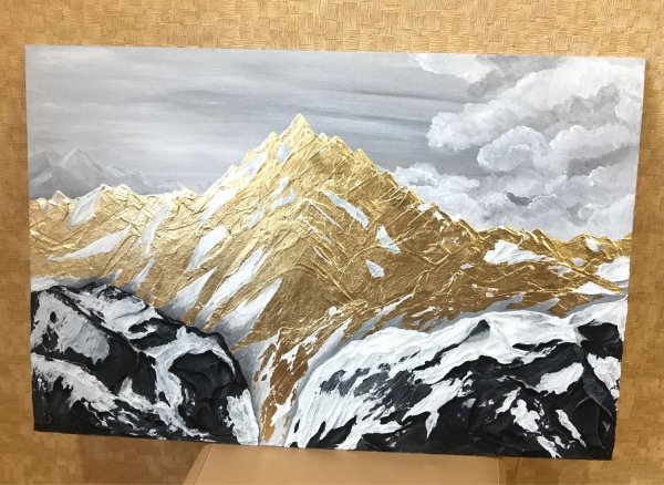 Горы акрилом с поталью