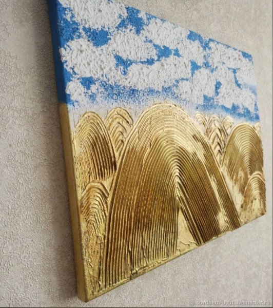 Горы текстурной пастой и поталью