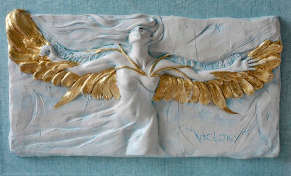 Крылья ангела на стене