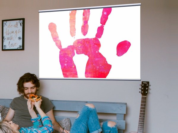 Отпечатки ладошек на холсте