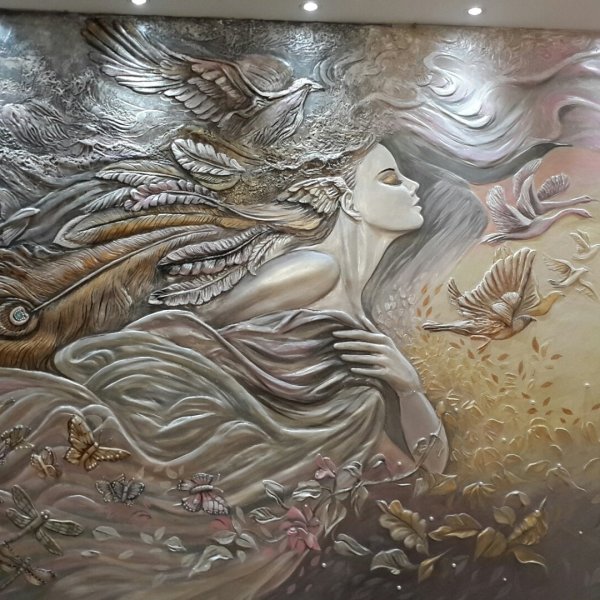 Барельеф в интерьере