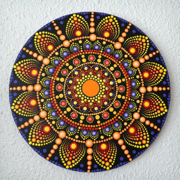 Точечная живопись Элспет Маклин