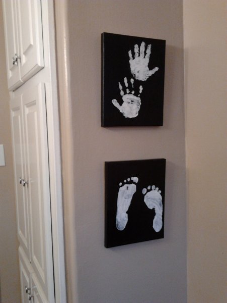 Картина с отпечатками рук всей семьи