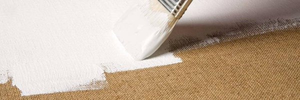 Холст на столе