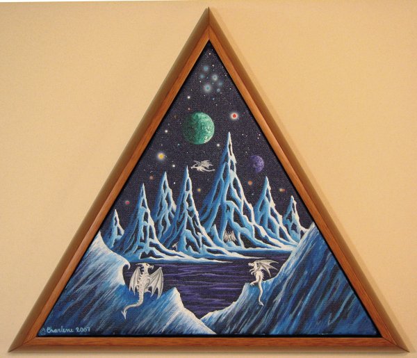 Картина в форме треугольника