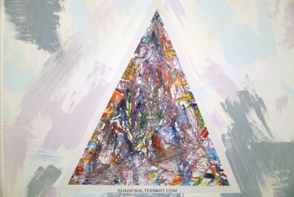 Кристалл треугольный арт