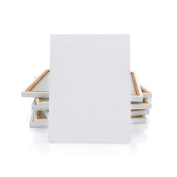 Белый холст на подрамнике