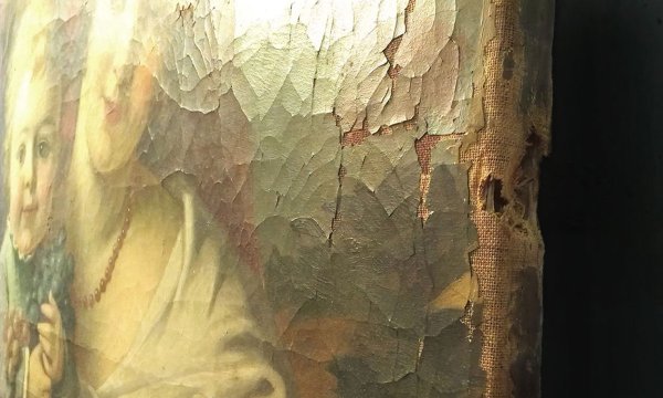 Трещины в масляной картине