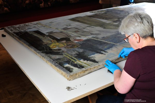 Музейный реставратор