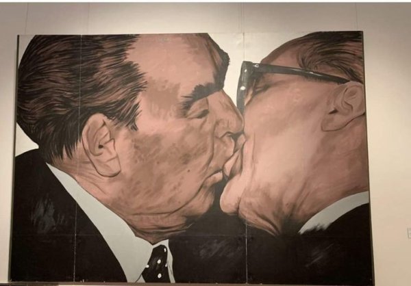 Маршал Брежнев