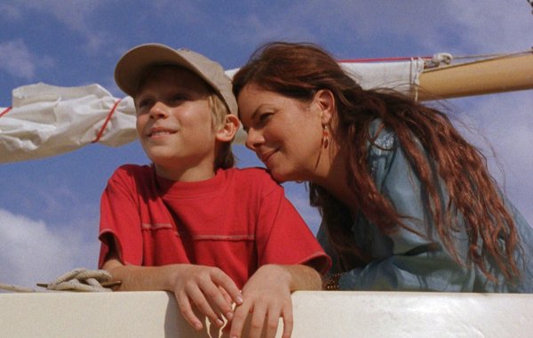 Холст на стене