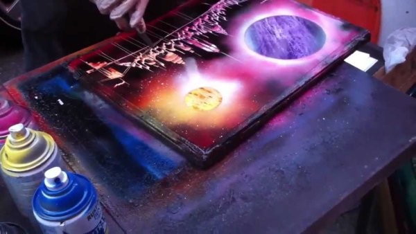 Рисование баллончиками на бумаге