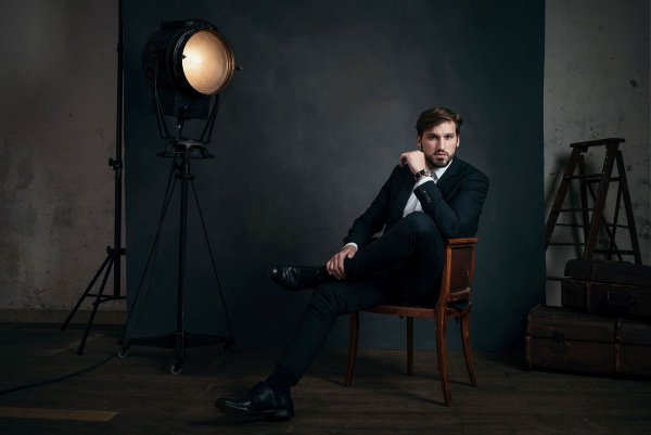 Горизонтальная рамка на стене