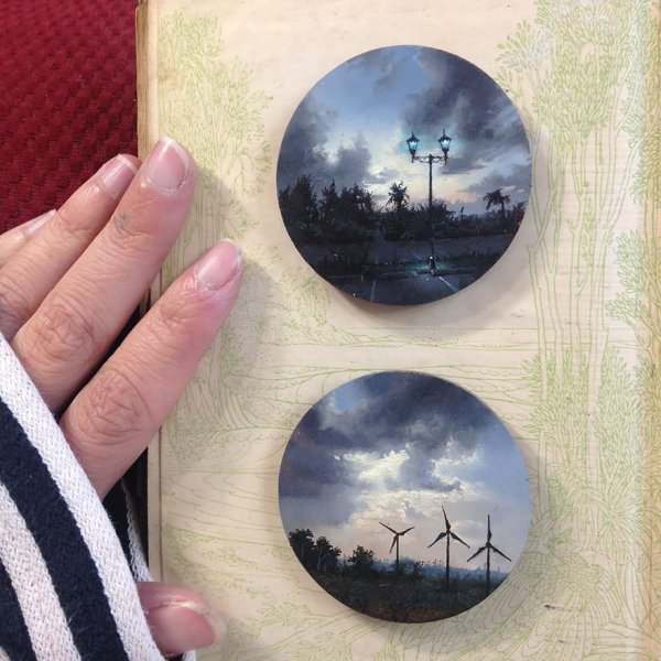 Картина на мольберте