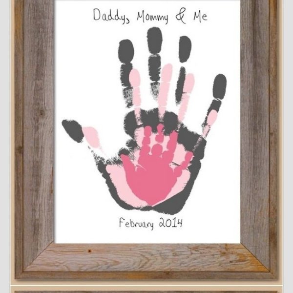 Отпечатки рук на холсте