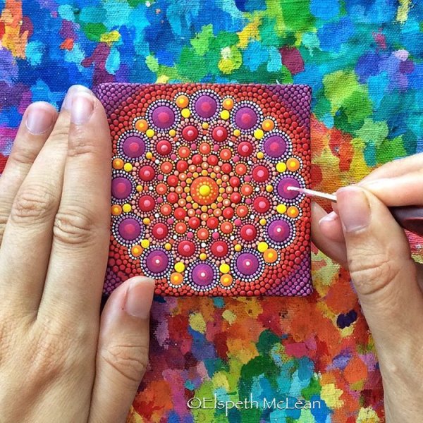 Мандала дотсами