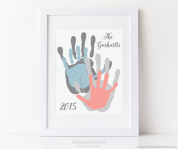 Отпечатки рук на холсте