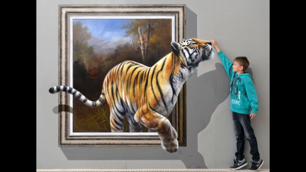 Корабль выплывает из картины