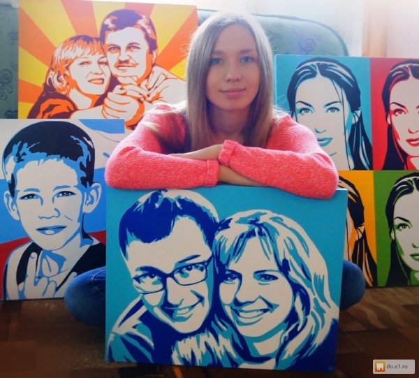 Девушка с картиной на холсте