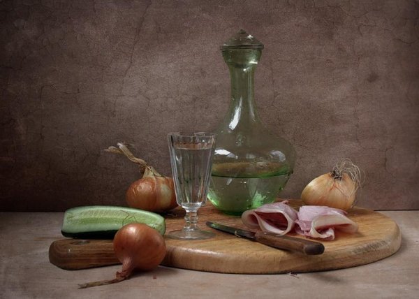 Натюрморт с самогоном