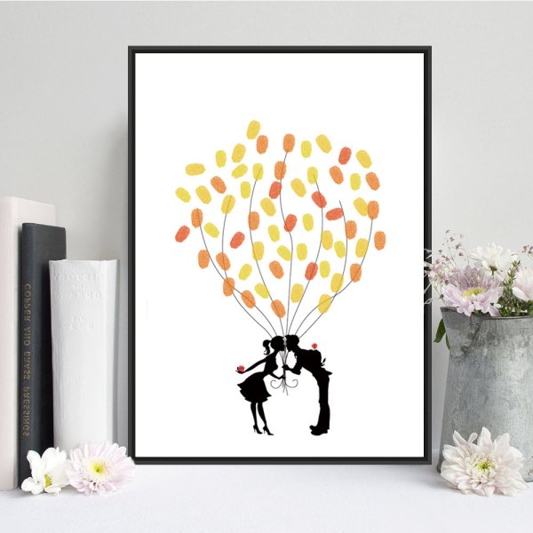 Дерево с отпечатками рук