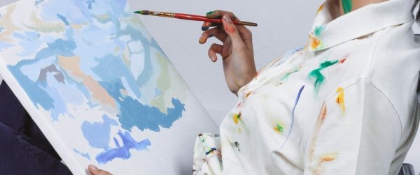 Мольберт с холстом