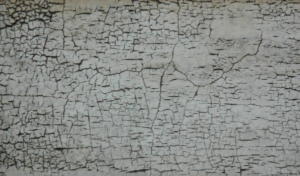 Трещины на картине