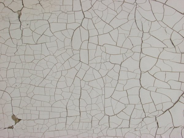 Трещины на картине