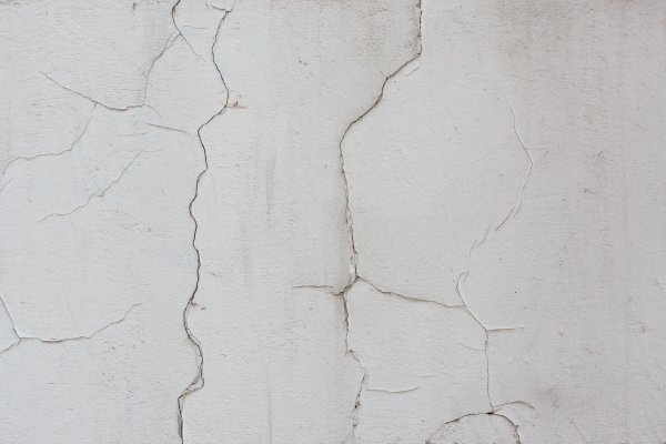 Трещина в стене