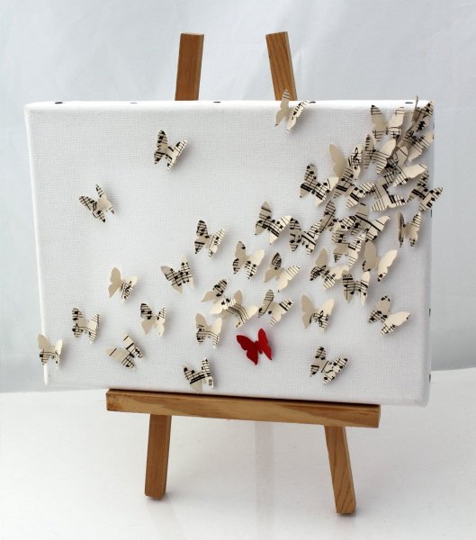 Бабочки на холсте поделка