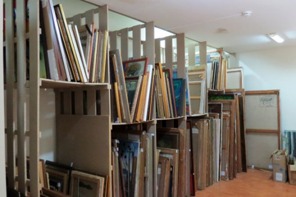 Стеллаж в художественную мастерскую