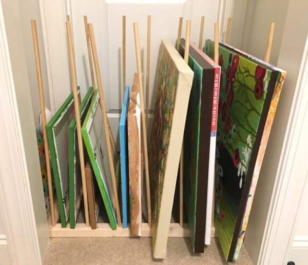 Полки для хранения картин