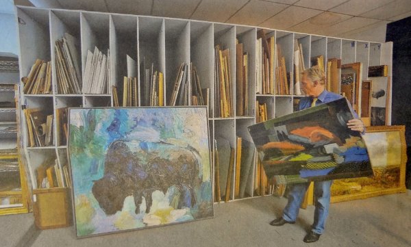 Стеллаж для хранения картин