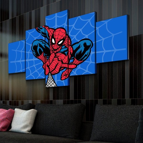 Человек паук на холсте