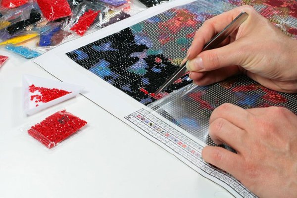 Алмазная мозаика на клеевой основе