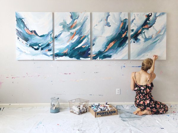 Акварельная абстракция в интерьере