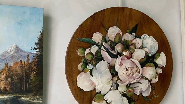 Маслом на круглом холсте