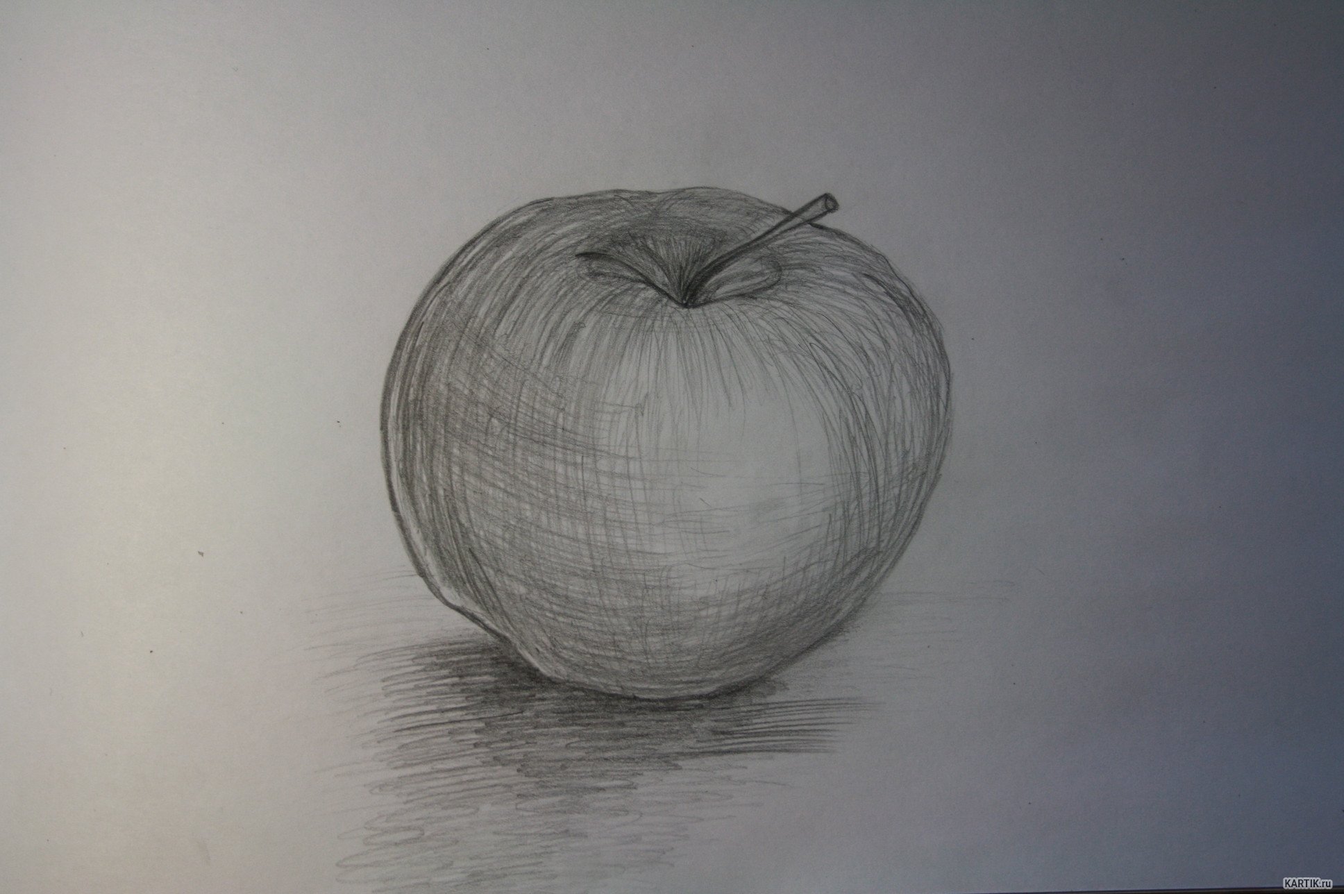 Яблоко для рисования с натуры