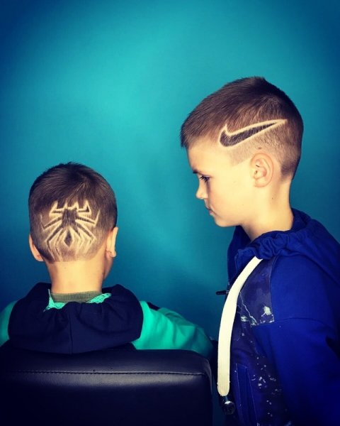 Детская стрижка с рисунком