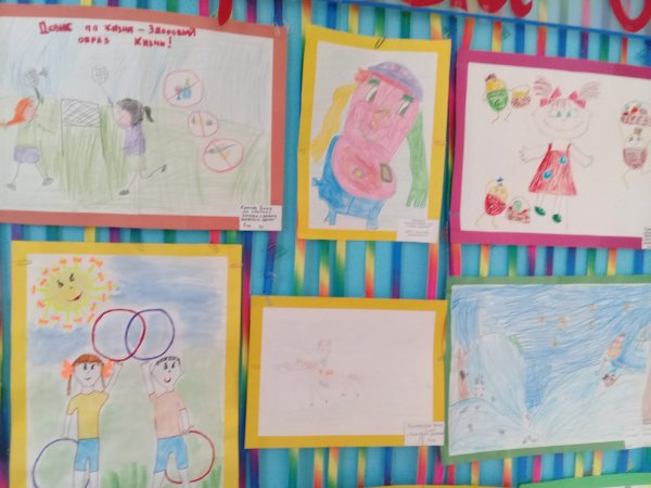 Детские рисунки ко Дню воспитателя