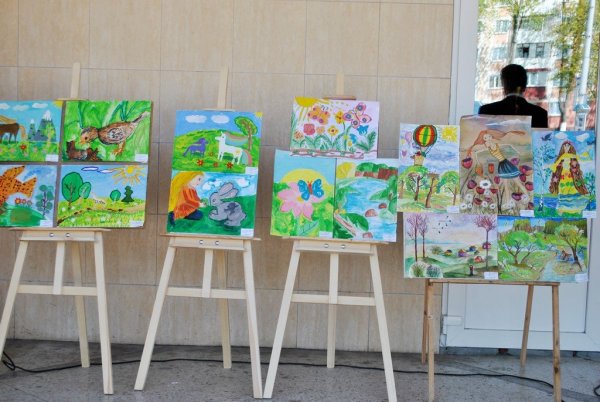Рисунки детей в изостудии